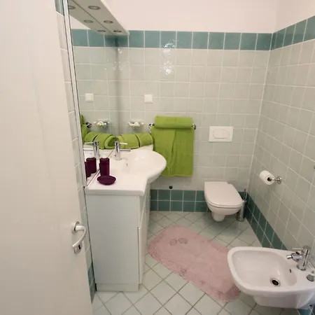 Tia Apartment *