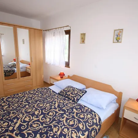 Tia Apartment