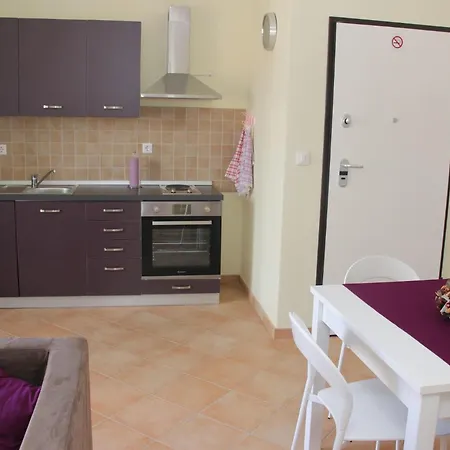 Tia Apartment
