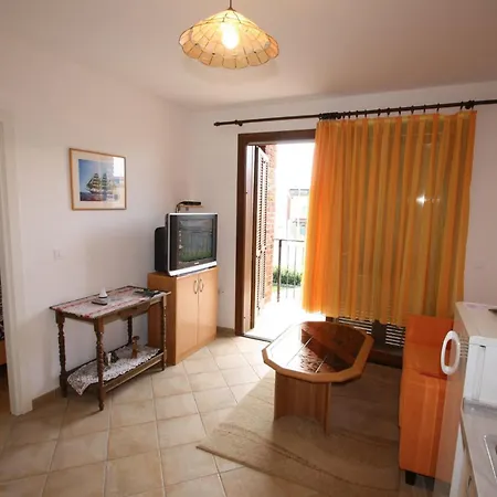 Tia Apartment