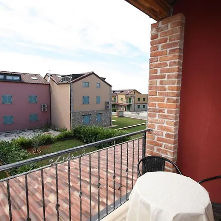 Apartment Tia