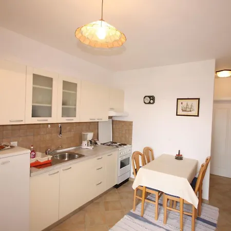 Tia Apartment